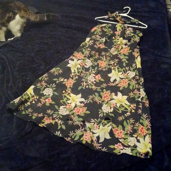 Black Floral Halter - Picture 1 of 3